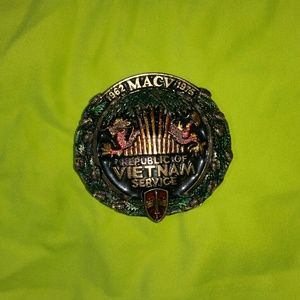 Limited belt buckles